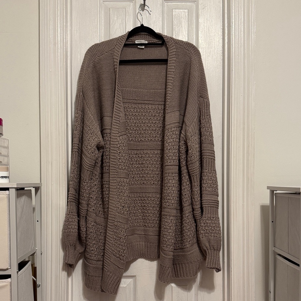 Oversized light purple / grey cardigan